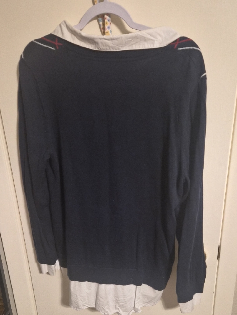 Tommy Hilfiger Navy V-Neck Sweater with Red & White Argyle Lines - Picture 3 of 3
